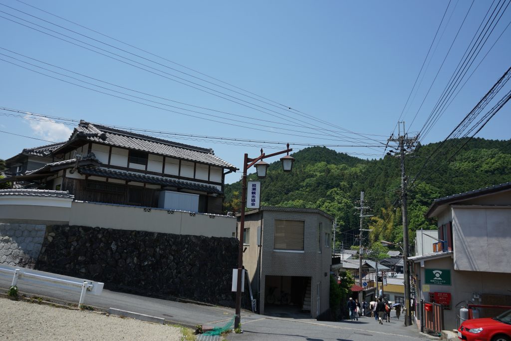 長谷寺への坂道