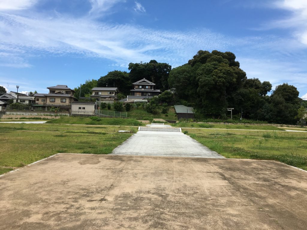 尼寺廃寺正面