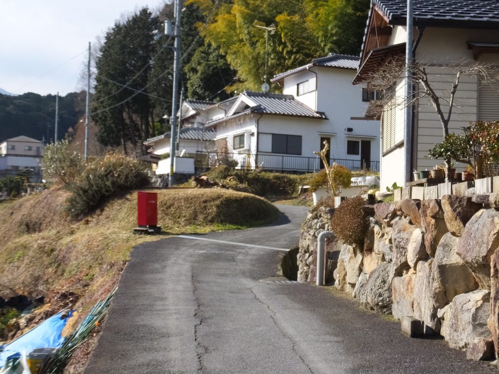 二上山へ続く道1