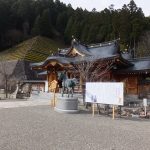 丹生川上神社上社本殿前