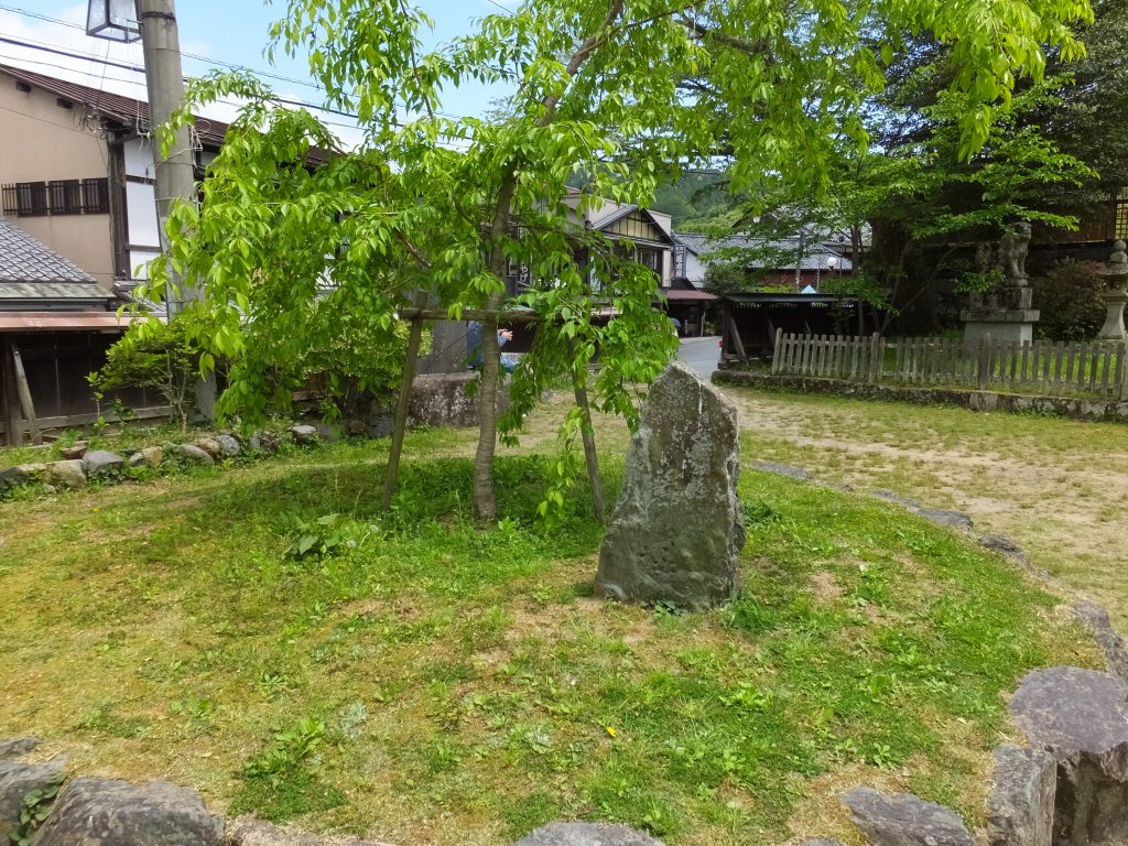 勝手神社静御前舞塚