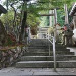 参道の石段のはじまり