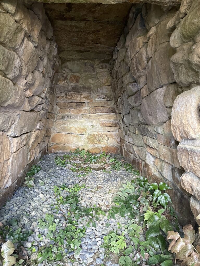 西峠古墳の玄室