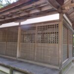 出雲建雄神社拝殿を横から見る