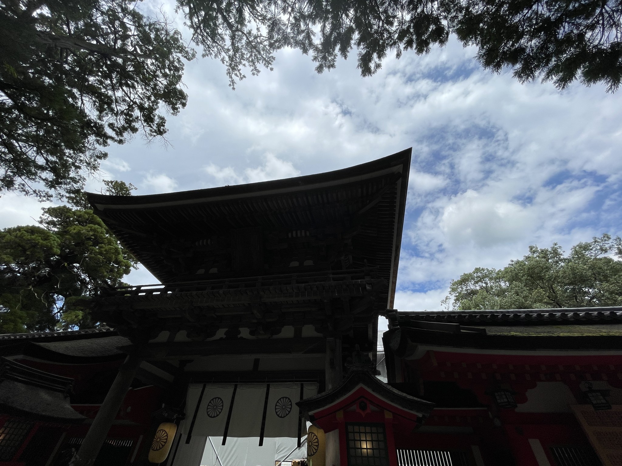 石上神宮の楼門