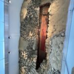 黒塚古墳展示館の竪穴式石室の実物大再現