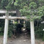 伊射奈岐神社境内の朱鳥居