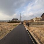 田園の中を通る太子道の一本道