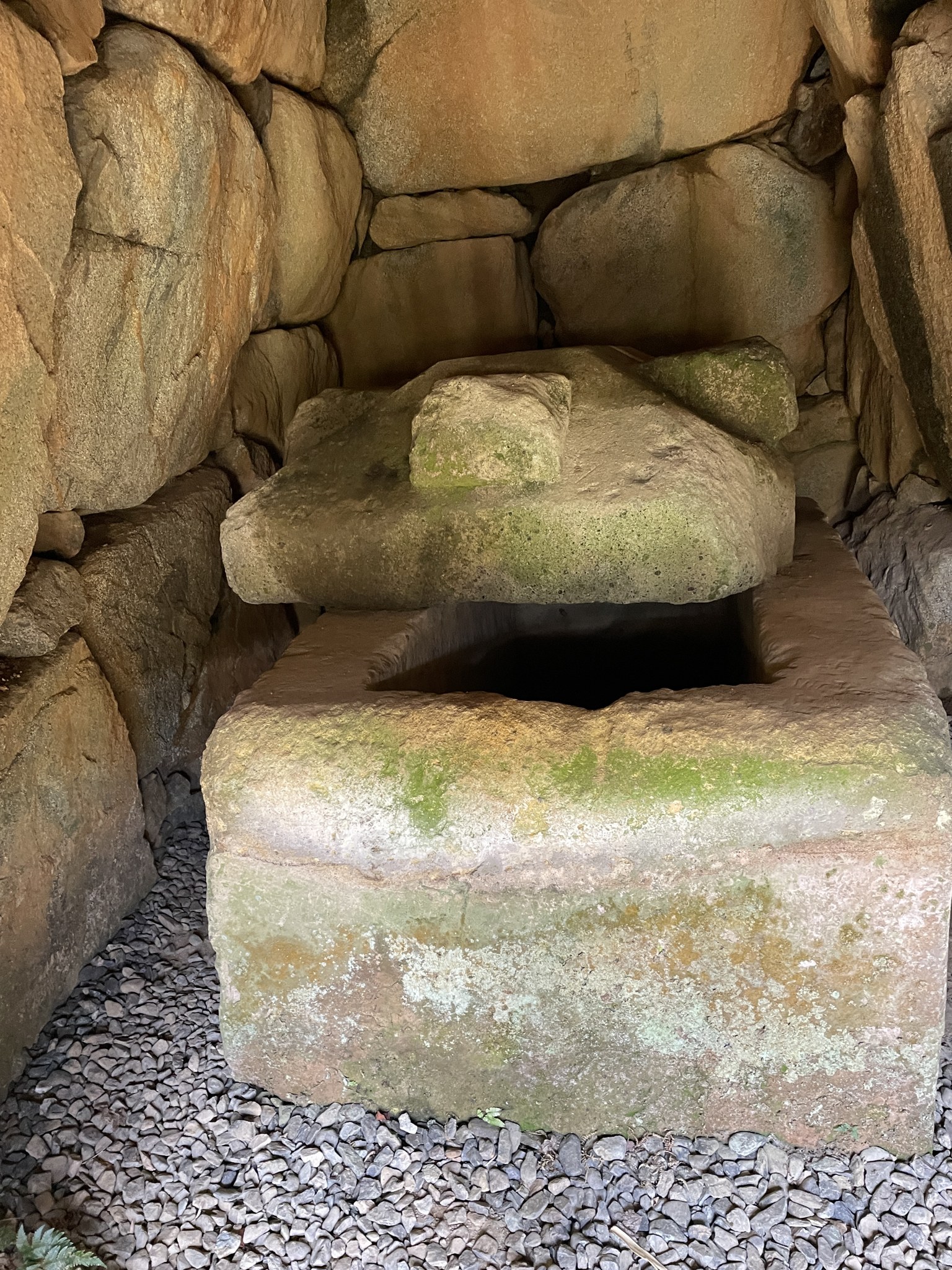 都塚古墳の家形石棺
