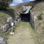 都塚古墳の横穴式石室の開口部
