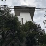 高安山気象レーダー観測所のレーダー塔