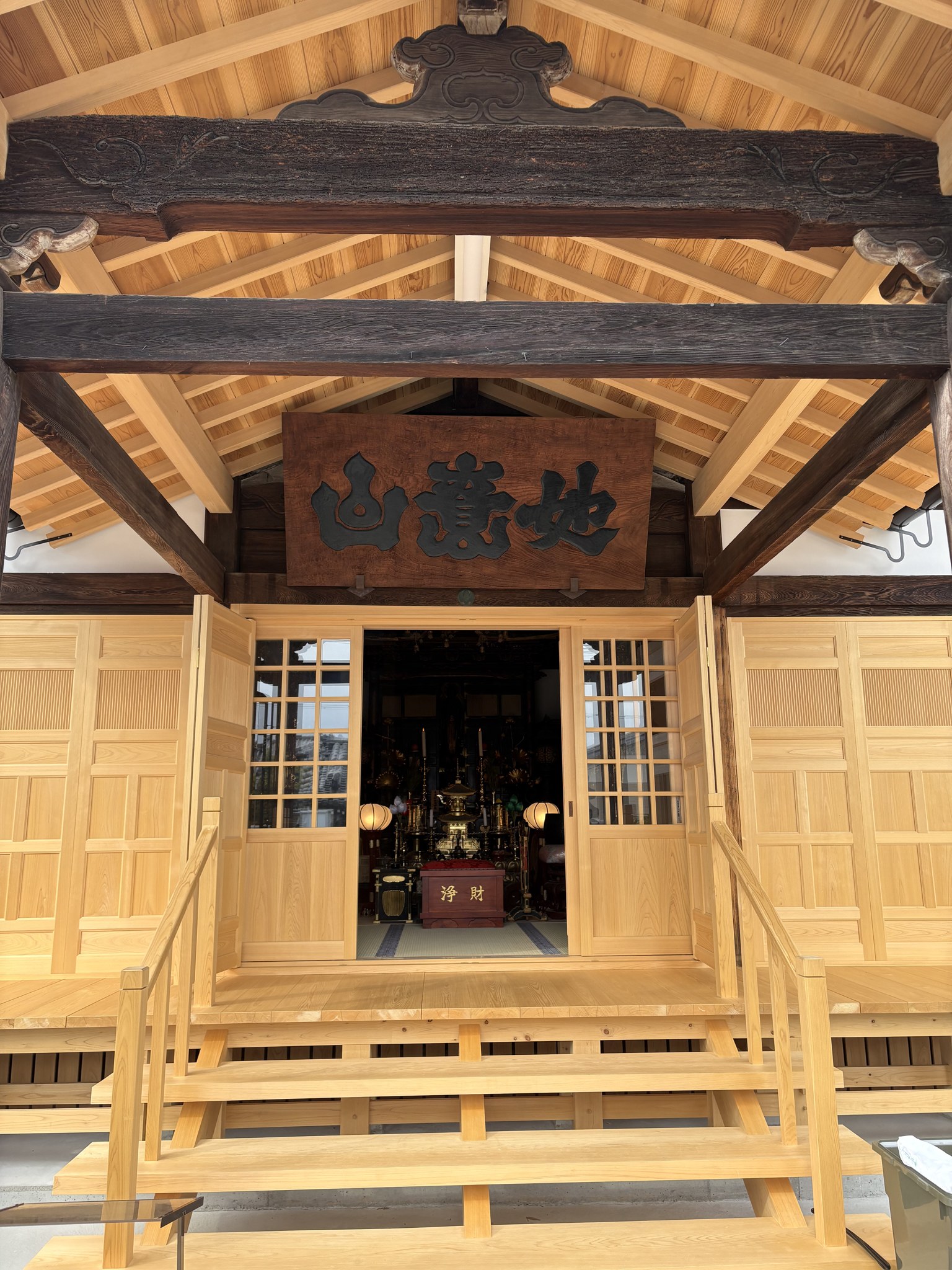 春岳院の本堂