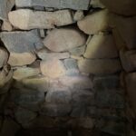 珠城山古墳の石室の石積み