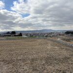 山の辺の道から望む奈良盆地