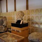 石光寺の弥勒石仏の仏頭（展示室）