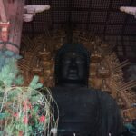 花に荘厳された奈良の大仏