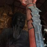 横から見た奈良の大仏