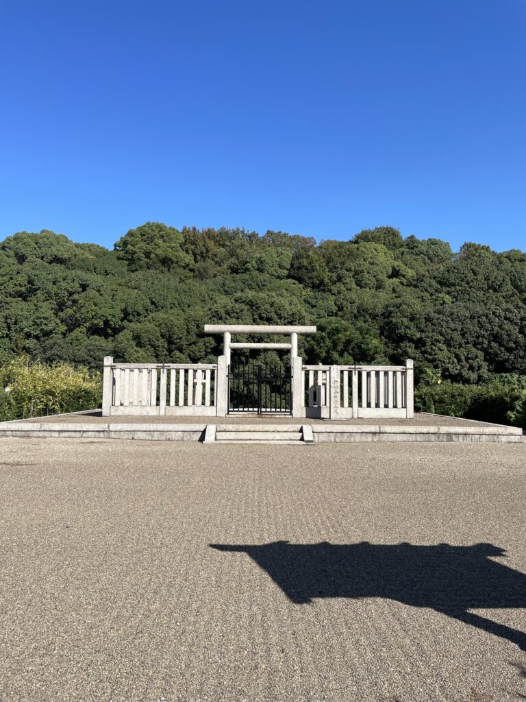 仲姫命陵(仲津山古墳)の拝所