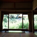 慈光院の書院から庭を望む広縁