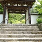 長岳寺の鐘楼門（重要文化財）