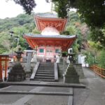 信貴山朝護孫子寺の朱塗りの多宝塔